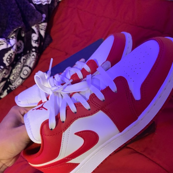 Air Jordan 1 Low GS ‘Gym Red’ - Picture 2 of 4